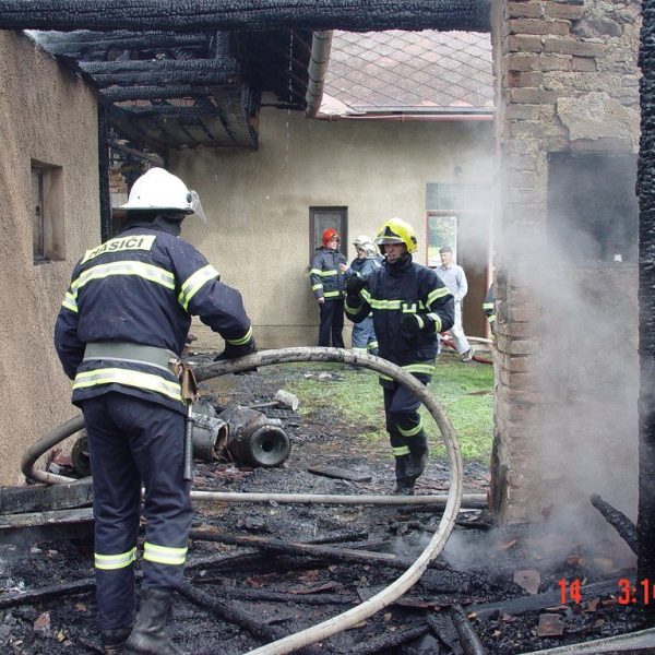 Požár stodoly 14. 5. 2005