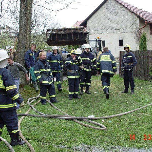 Požár stodoly 14. 5. 2005